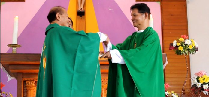 Serah Terima Jabatan Pastor Paroki Watutumou