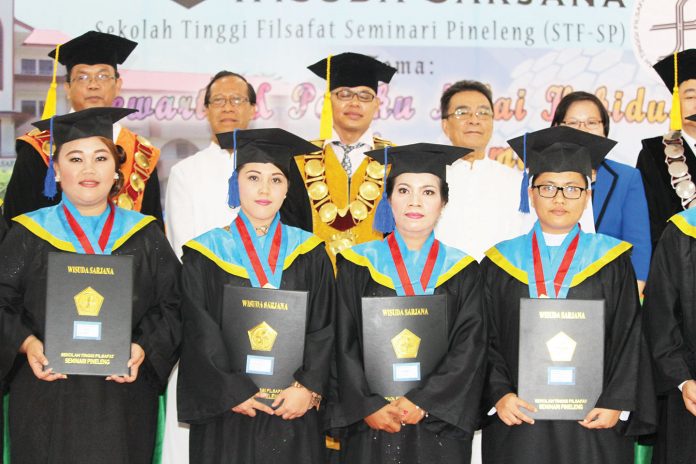 wisuda stfsp1
