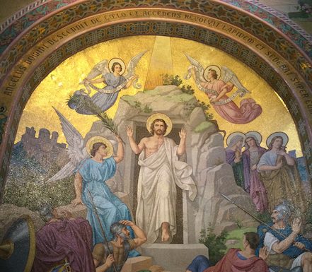 PASKAH: CAHAYA KRISTUS MENGHALAU KEGELAPAN HATI DAN BUDI paskah