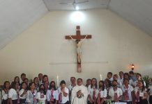 Pesta Pelindung Stasi Bunda Hati Kudus Pandu, Paroki Ratu Rosari Suci Tuminting Foto Bersama Pst Benedictus Pangkey, MSC selesai Misa